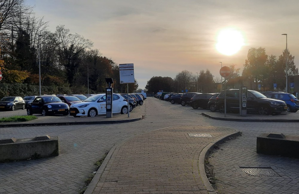 (Parkeer)Druk van de ketel: Tussenoplossing voor parkeerterrein Oude Stad (Parkeer)Druk van de ketel: Tussenoplossing voor parkeerterrein Oude Stad