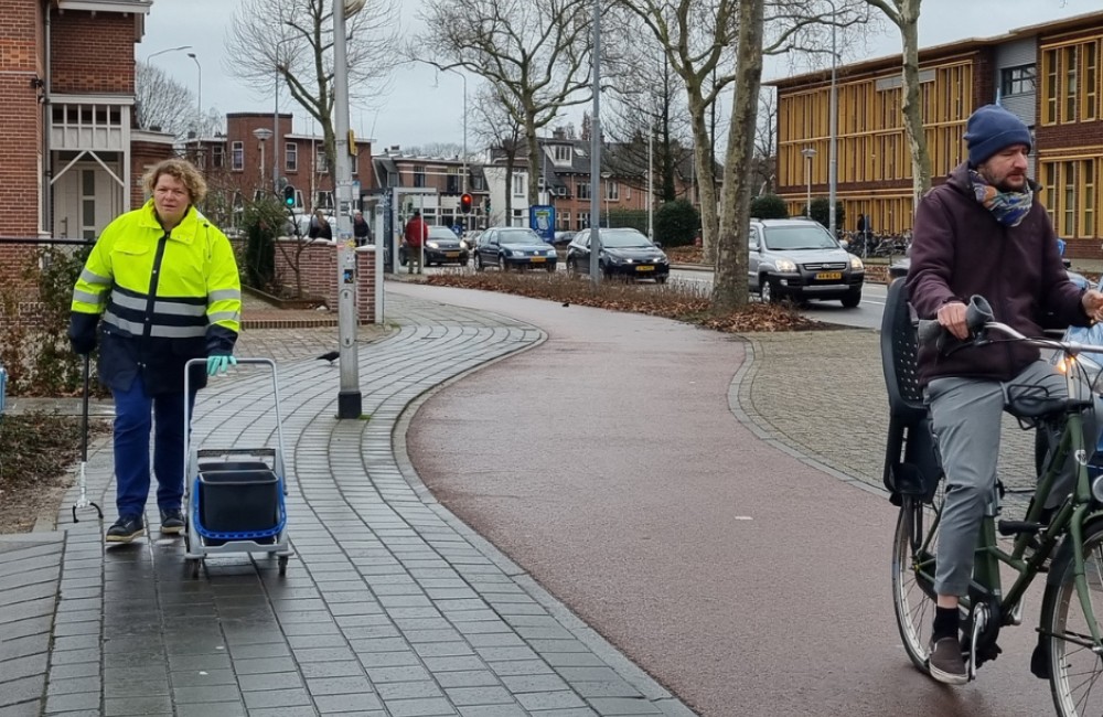 Stadsconciërge tegen troep op straat: Nijmegen wordt een parel aan de Waal Stadsconciërge tegen troep op straat: Nijmegen wordt een parel aan de Waal