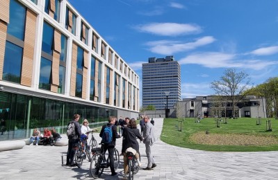 Ziekenhuis moet bereikbaar blijven en de universiteit moet denken aan haar buren