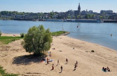 Zwemwaarschuwing bij de Waal