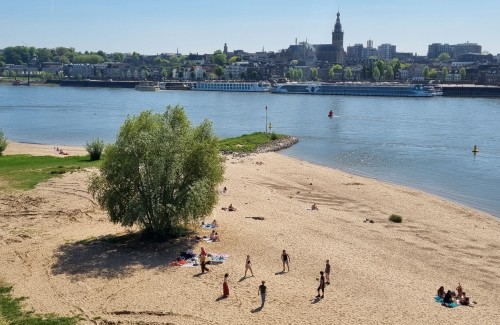 Zwemwaarschuwing bij de Waal